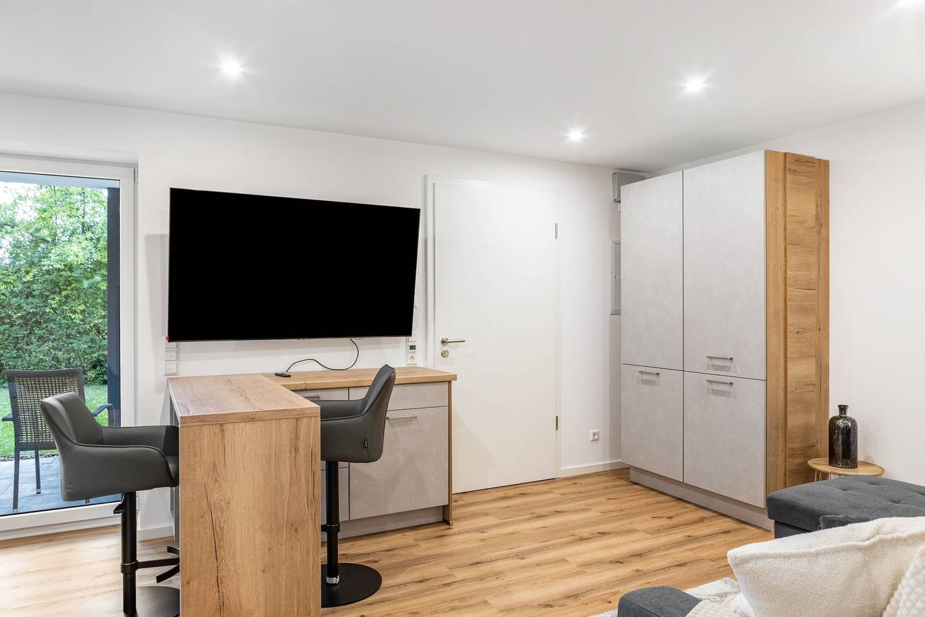Estudio entero, Apartamento vacacional 2 Coburg-Creidlitz con terraza privada, jardín privado y Wi-Fi in Coburgo, Oberes Maintal - Coburger Land