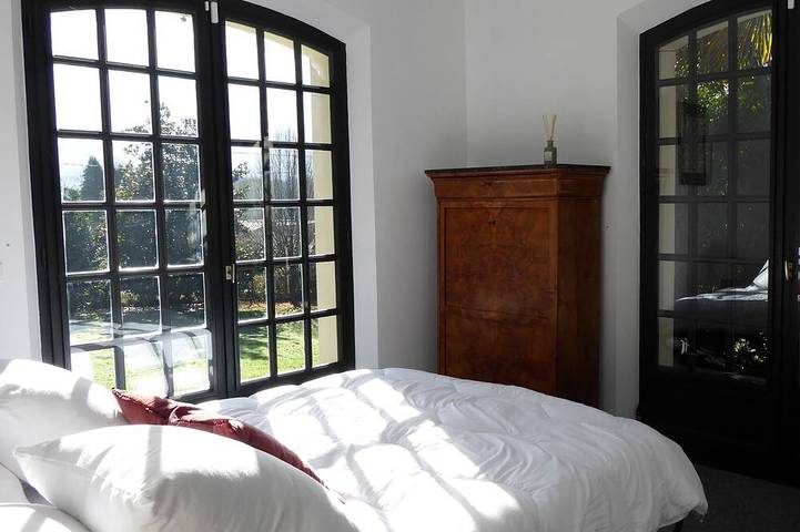 Location de vacances pour 8 personnes, avec terrasse et jardin, animaux acceptés à Ger (Pyrénées-Atlantiques) - 2