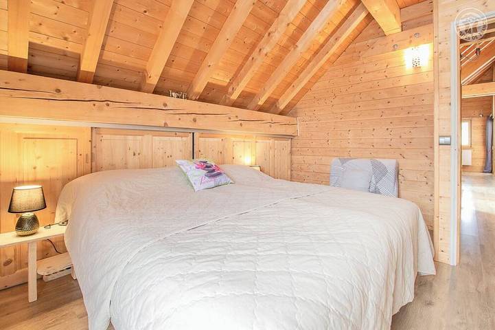 Location de vacances pour 10 personnes, avec sauna et balcon à Le Noyer - 3