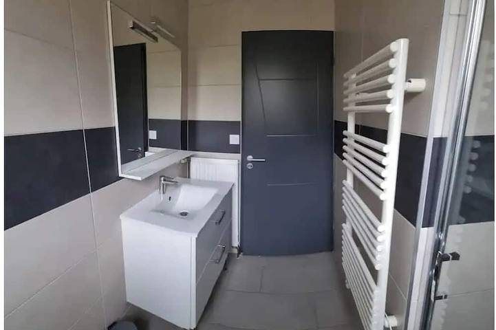 Ganze Wohnung, Cosy apartment with terrace 3 minutes from the lake on foot in Clairvaux-les-Lacs, Französischer Jura