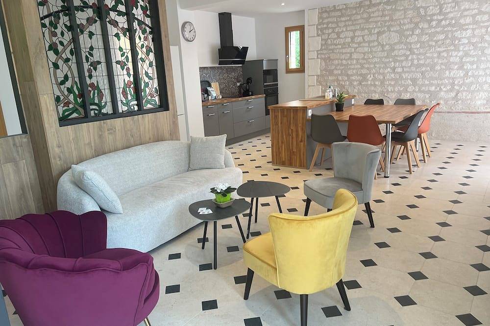 La Bergerie Maison Ancienne Rénovée in Villacerf, Aube
