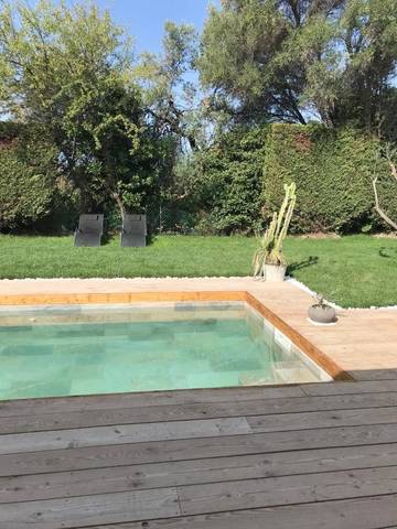Cottage pour 2 personnes, avec piscine ainsi que jacuzzi et jardin dans Gare De Cassis