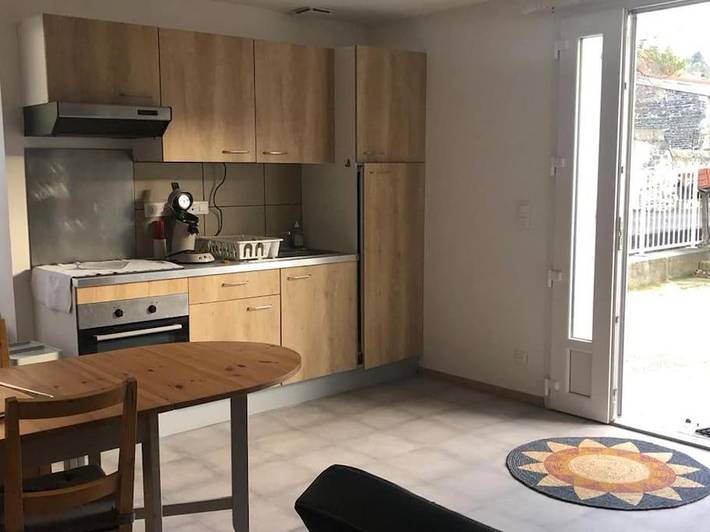 Gîte pour 3 personnes, avec terrasse à Dallet