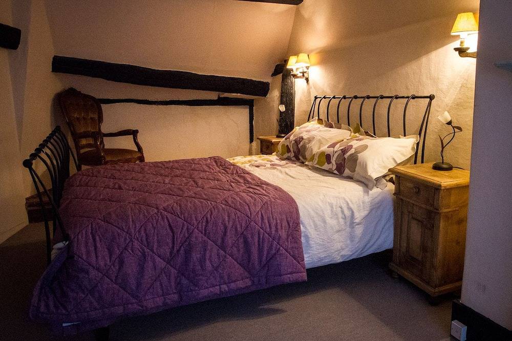 Grade Ii Listed Cottage in the Heart of Rye's Historic and Beautiful Citadel in Rye, East Sussex