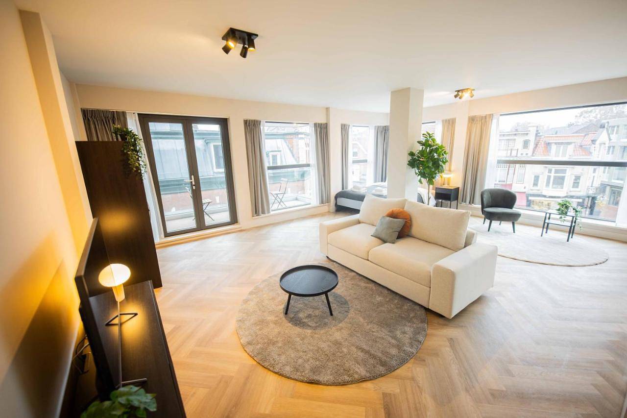 Geheel appartement, Alphabet Apartments - Kerkstraat 71 in Hilversum, Noord-Holland