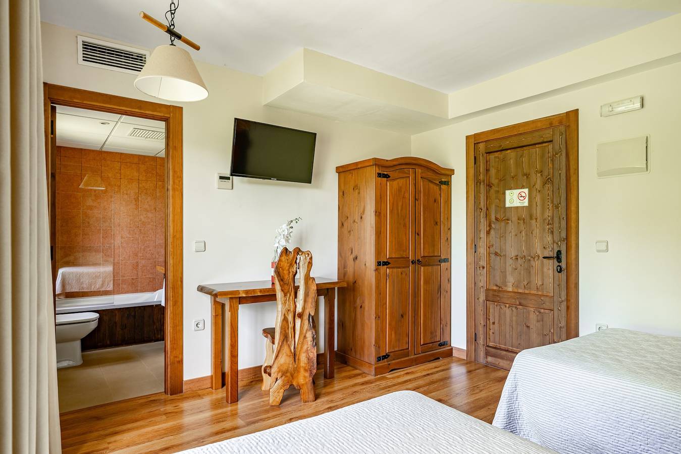 Kamer 'La Haya' met gedeeld zwembad, tuin en wifi, foto 8