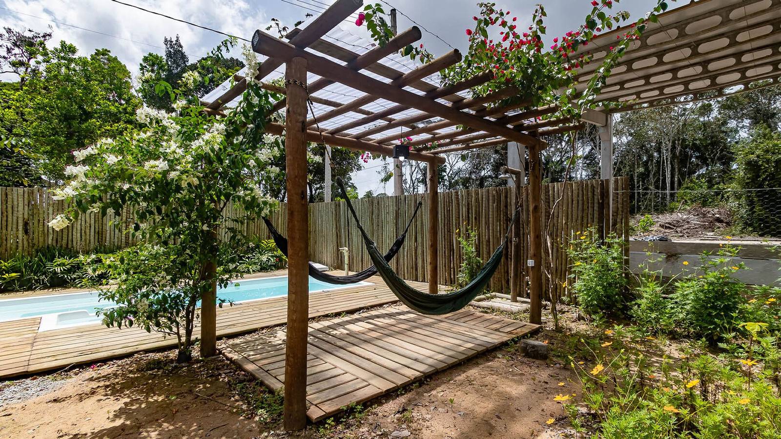 Entire apartment, Itakaá Studio: Piscina, Hidro e Quadra em Arraial in Porto Seguro, Costa do Descobrimento