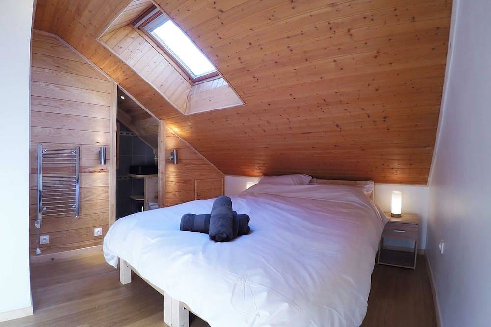 Superbe chalet au centre de Briançon - accessible à pied des remontées mécaniques Serre Chevalier 1200 in Briançon, Serre Chevalier