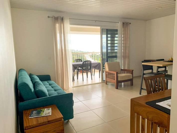 Gîte pour 4 personnes, avec vue ainsi que terrasse et piscine dans Pirae - 3