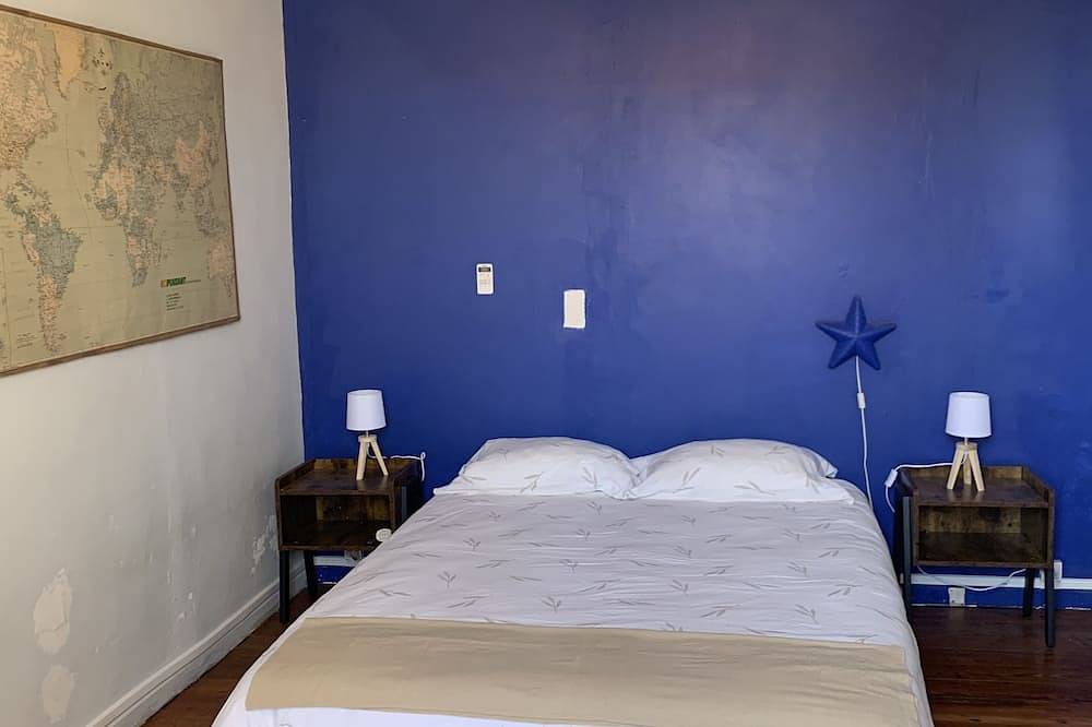 Feriehus for 9 personer med terrasse in Le Brusc, Middelhavskysten (Frankrig)