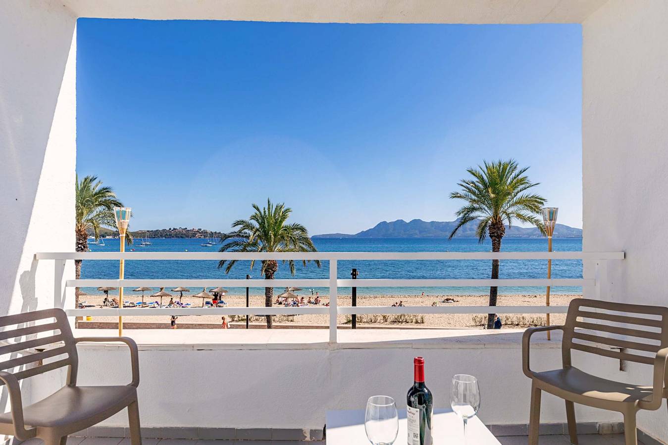 Apartamento entero, Beachfront Apartment Sivella Ii by Sealand Villas in Puerto de Pollensa, Pollença