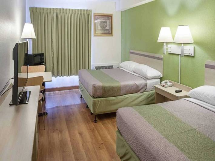 Apartamento entero, 2 camas matrimoniales | No fumadores, mininevera in Condado de Broome