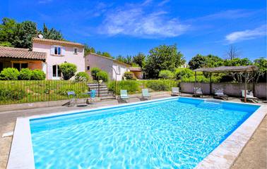 Ferienhaus für 8 Personen, mit Garten und Pool sowie Terrasse in Apt