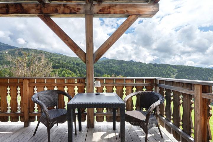 Apartamento inteiro, Apartamento 'Huanzhof Ferienwohnung Lerch' com vista para a montanha, terraço privado e Wi-Fi in Aldino, Alto Adige