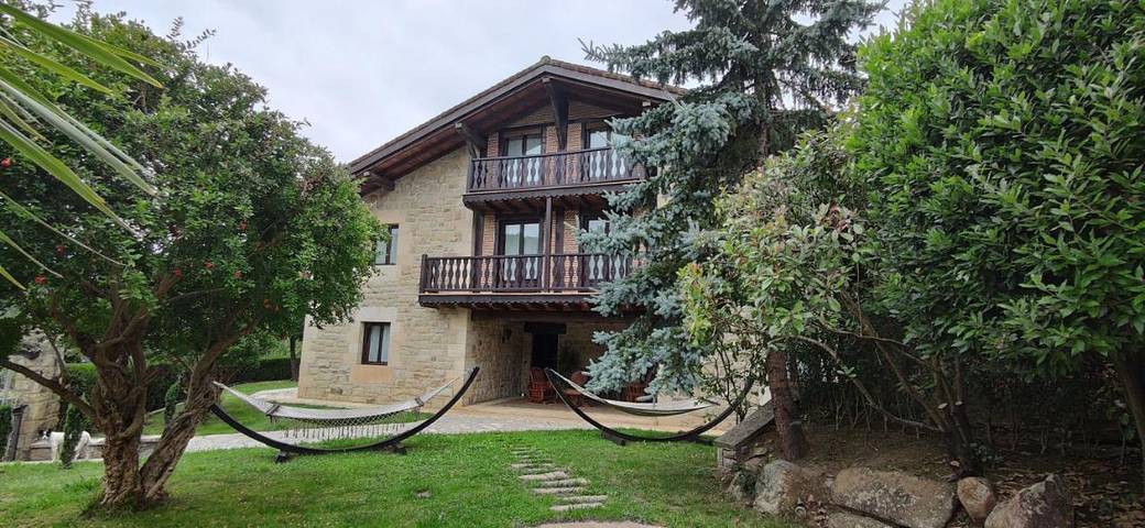 Chalet para 8 personas, con Terraza y Jacuzzi además de Jardín y Piscina en Reserva de la Biosfera de Urdaibai
