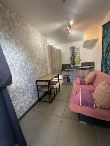 Gîte pour 2 personnes, avec terrasse dans Trois Mares