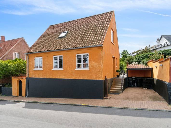 Ferielejlighed for 4 personer, med Balkon og Terrasse i Svaneke
