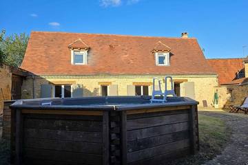 Gîte pour 6 personnes, avec jardin et terrasse à Meyrals