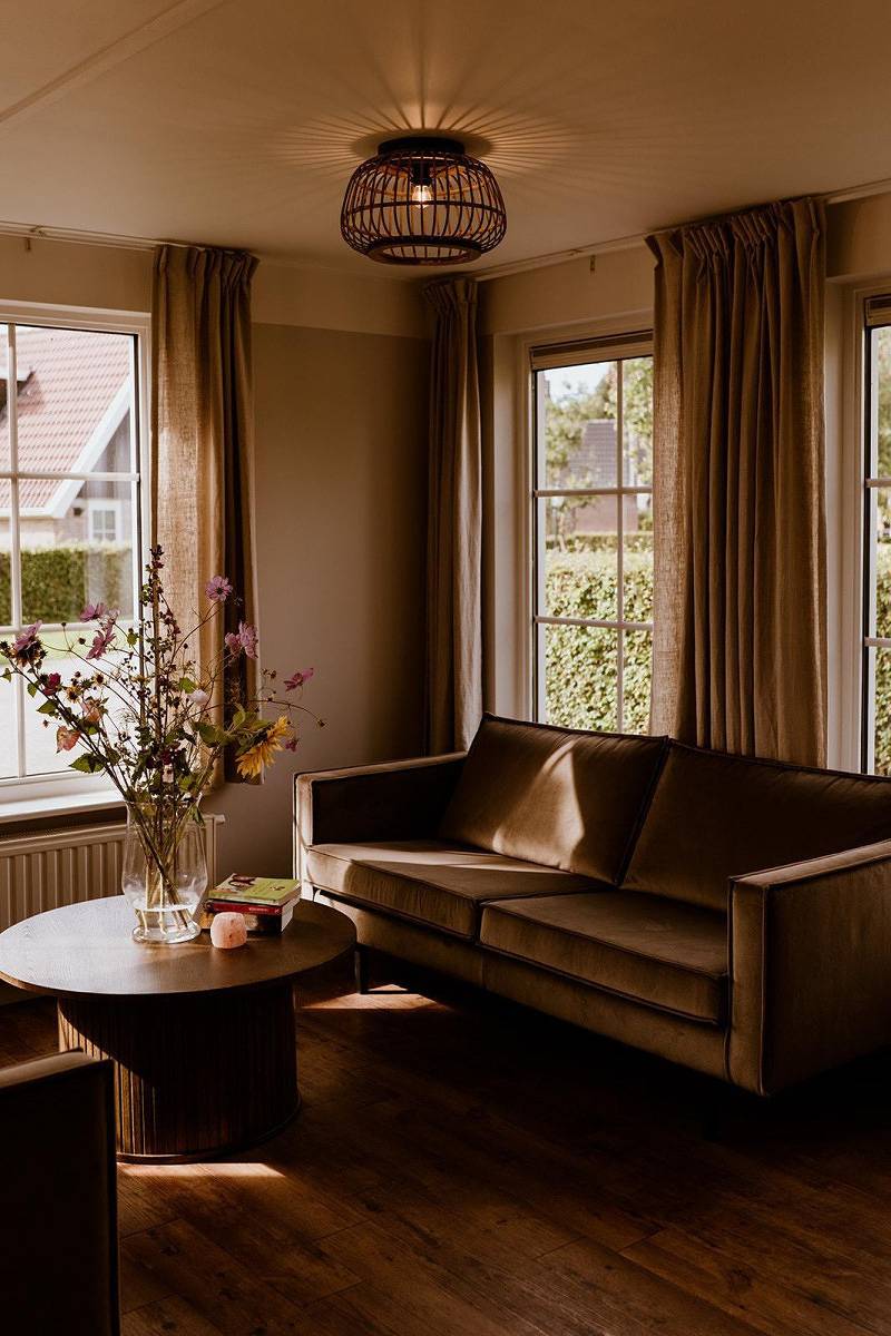 Spacious 8-persons vacation home on a vacation park near Lemmer. in Bant, IJsselmeer