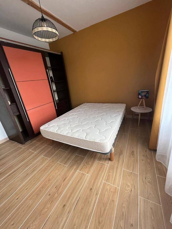 Appartement entier, One-Bedroom Apartment in Montcaret, Périgord Pourpre