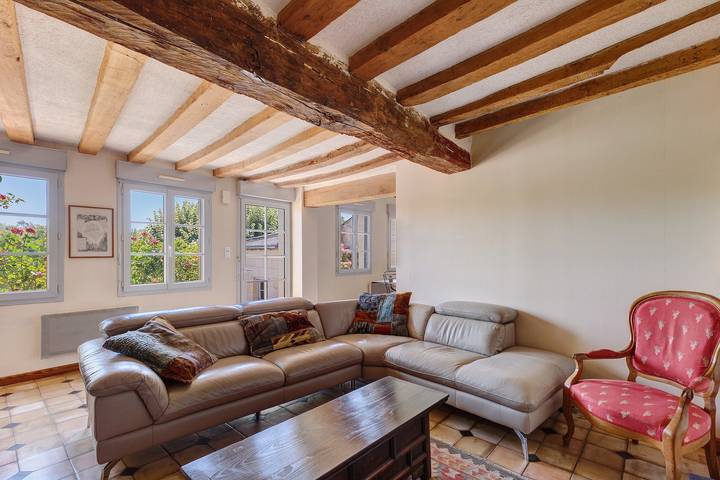 Holiday Home 'Maison Vue Loire' with Private Terrace, Private Garden and Wi-Fi in Chouzé-sur-Loire, Loiredalen