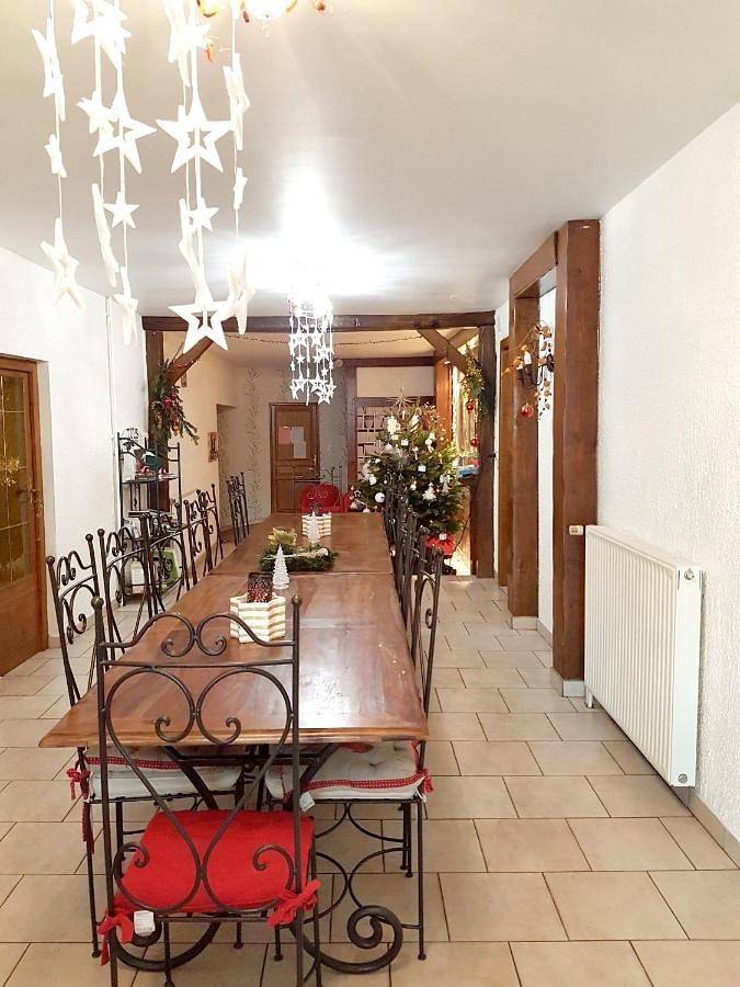 Location de vacances pour 20 personnes, avec Terrasse ainsi que Jardin et Piscine dans Boulay-Moselle - 3