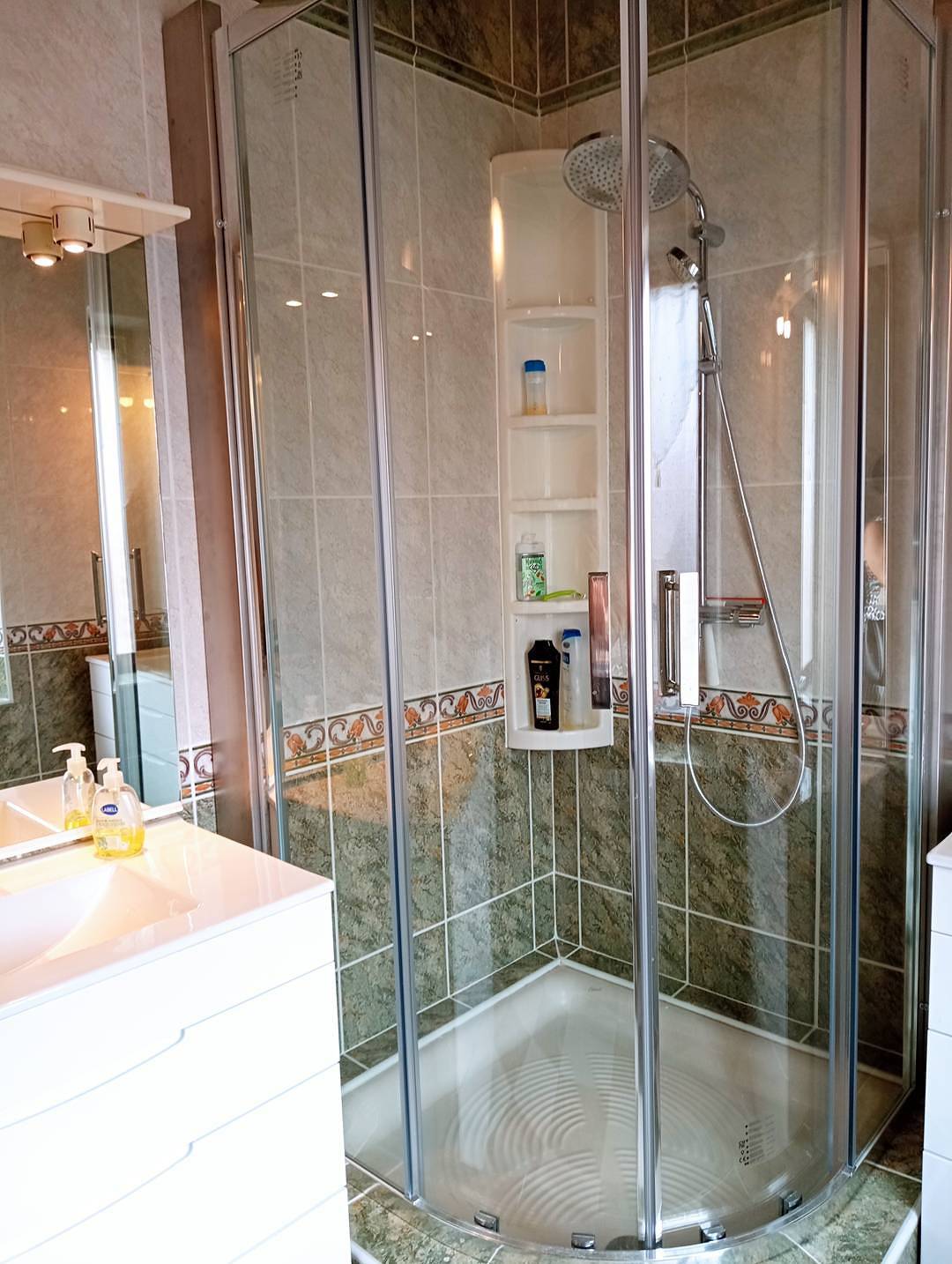 Air-conditioned village house with terrace in a peaceful setting 8 pax in Canet-en-Roussillon, Côte d'Améthyste