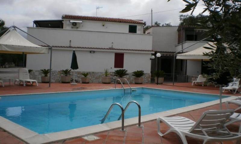 Appartamento per 2 persone, con piscina e giardino nonché terrazza, con animali domestici a Vieste