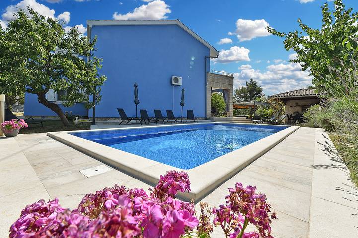 Ferienwohnung für 6 Personen, mit Terrasse und Pool, mit Haustier - 1