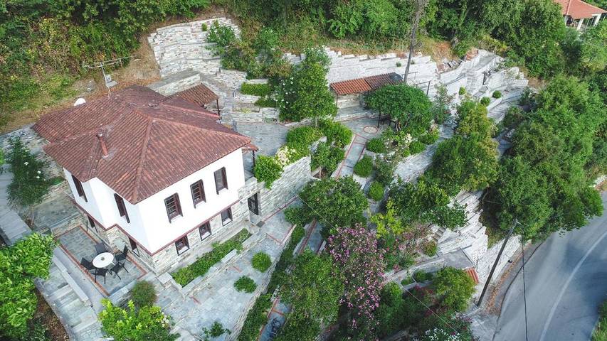 Location de vacances pour 5 personnes, avec vue ainsi que jardin et terrasse dans Agios Ioannis (Zagora–Mouresi)