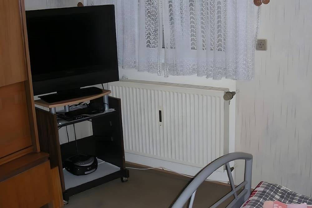 Ganze Wohnung, Apartment „Ferienwohnung für 4 Personen“ mit Gemeinschaftsgarten und Wlan in Künzell, Rhön-Hessen