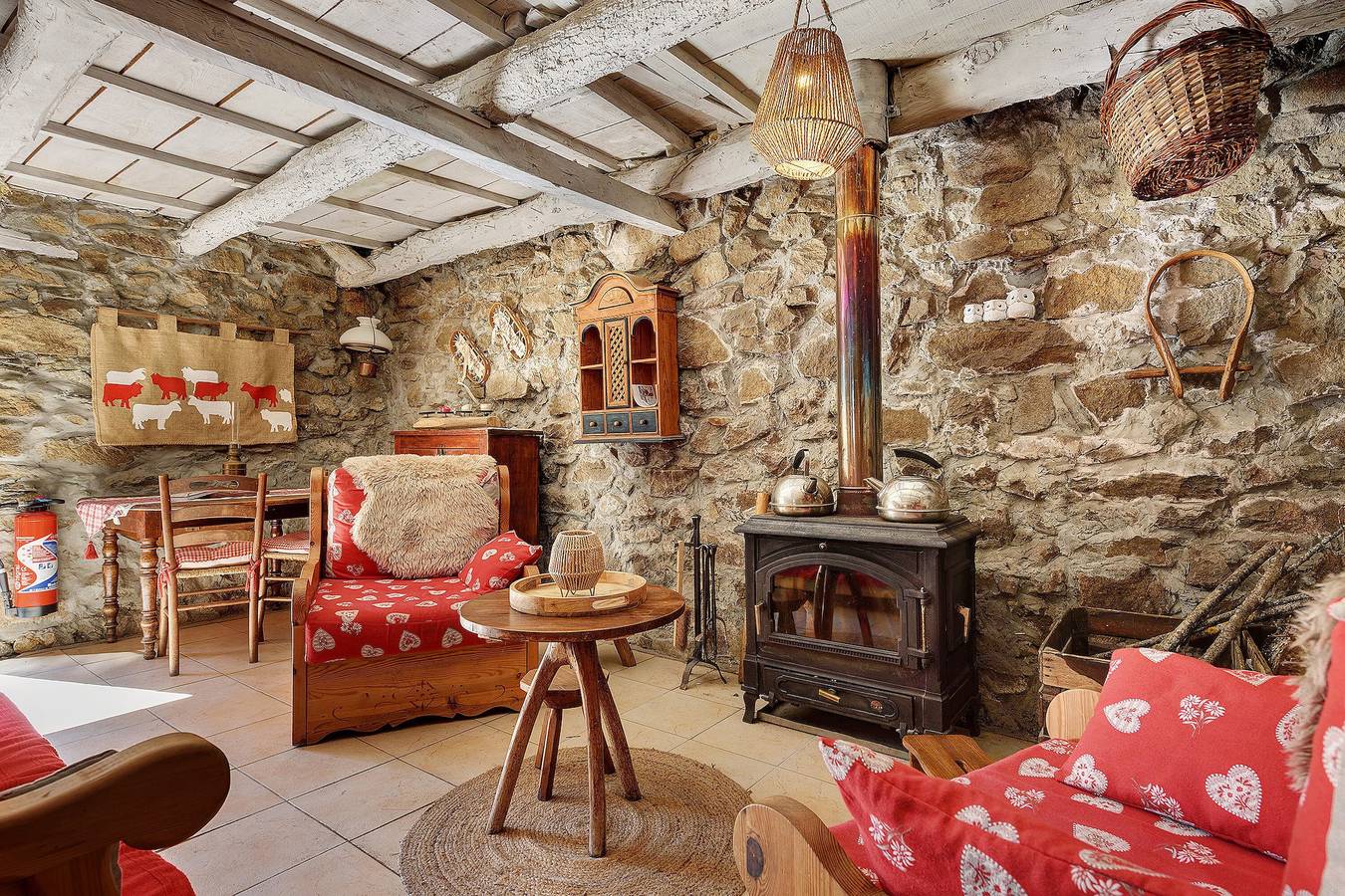 Bergerie Secrète : un Havre de Paix au Cœur de la Nature in Gèdre, Parc national des Pyrénées