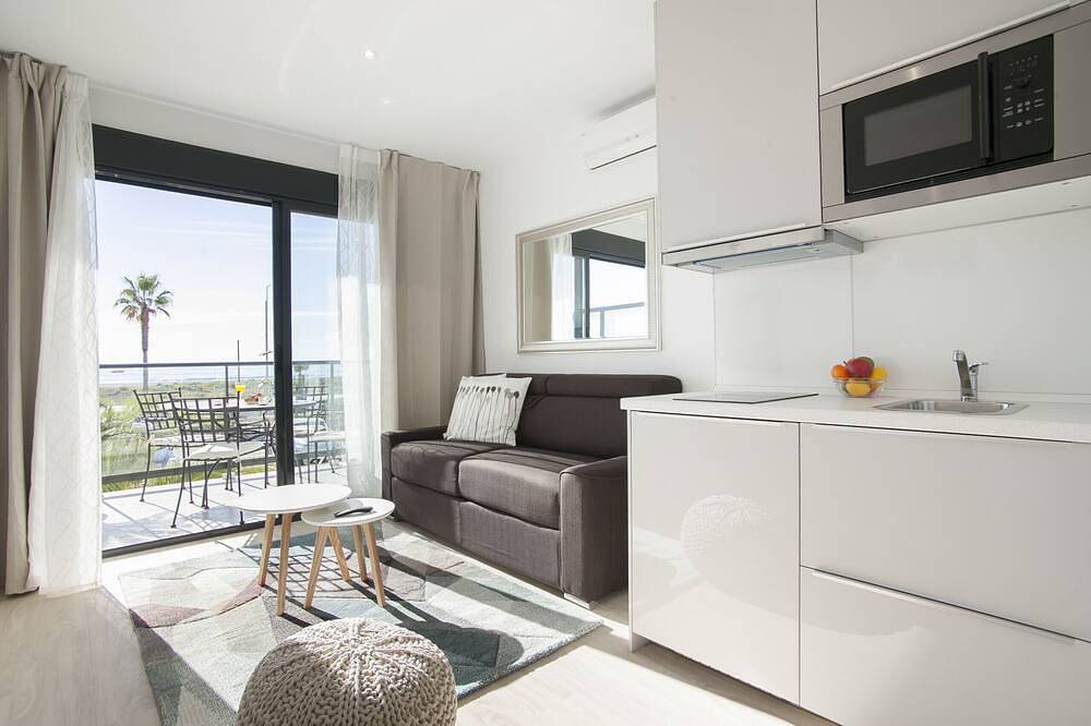 Entire apartment, Exterior Apartment Cx3Jx in Castelldefels, Baix Llobregat