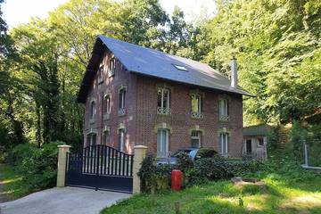 Location de vacances pour 18 personnes, avec terrasse et jardin dans Bois de Cise