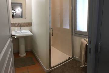 Gîte pour 6 personnes, avec jardin et terrasse, animaux acceptés à Lignan-de-Bordeaux