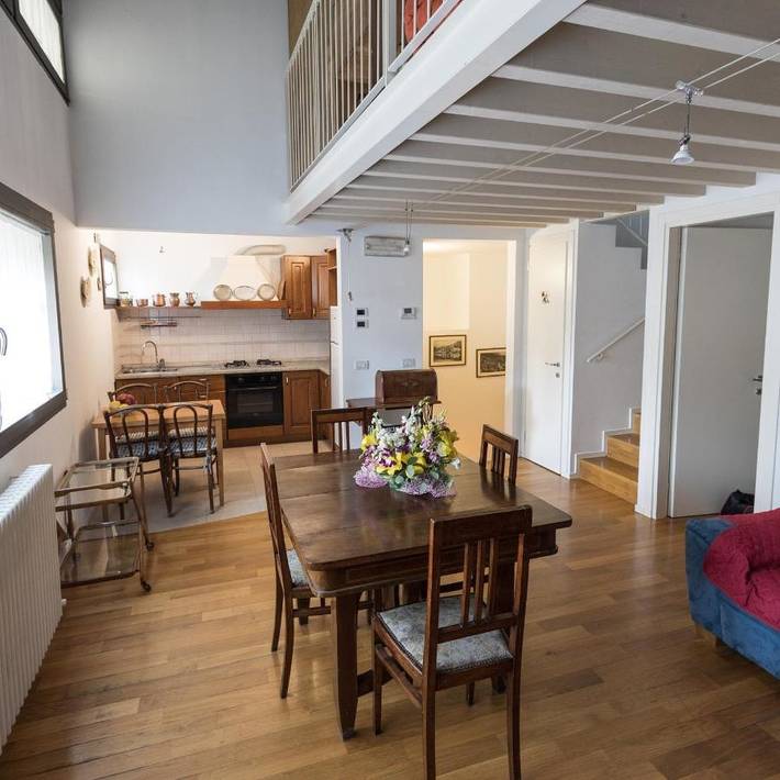 Location de vacances pour 6 personnes, avec terrasse, animaux acceptés à Lovere - 2