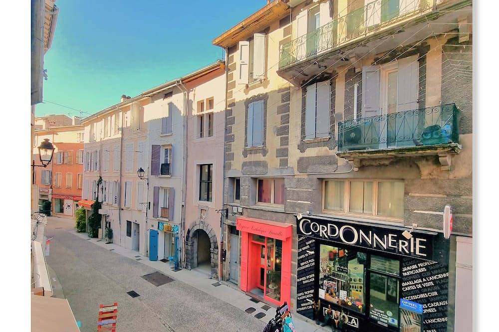 Apartamento entero, Coeur de ville, T2, pedestrian street, Digne les Bains  in Digne-les-Bains, Alpes de Alta Provenza