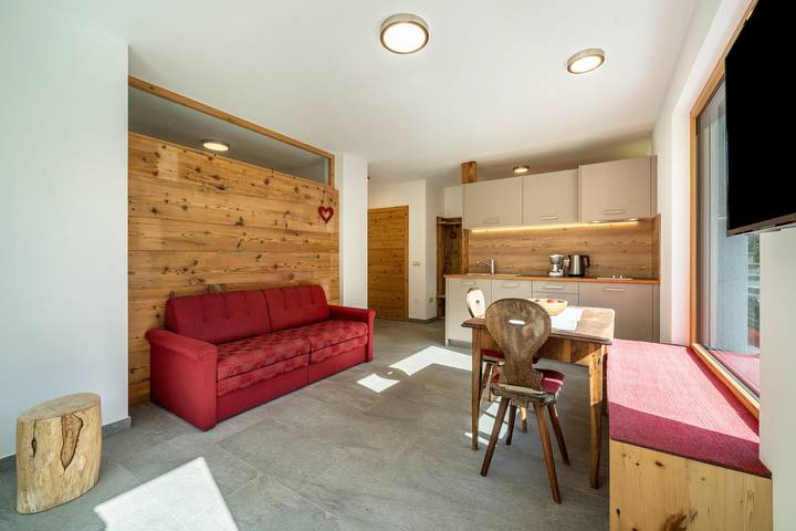 Apartamento entero, Apartamento 'Mayrhof Vergissmeinnicht' con vistas a la montaña, wifi, balcón y jardín in San Pancrazio, Ortler Alps