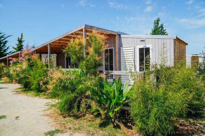 Location de vacances pour 6 personnes, avec piscine ainsi que terrasse et jacuzzi, animaux acceptés dans Plage des sables d'or