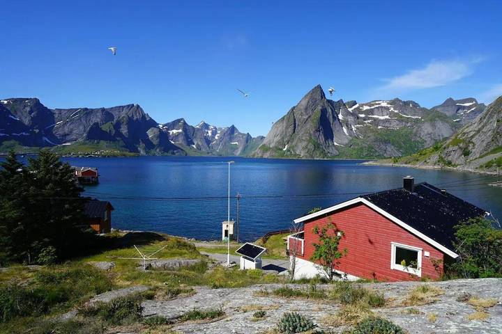 Ferienhaus für 9 Personen, mit Balkon und Ausblick sowie Garten und Sauna auf den Lofoten
