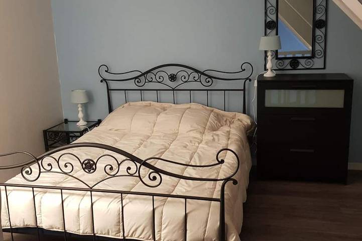 Appartement entier, Appartement T3 Duplex accès direct à la plage et vue sur la mer depuis le balcon in Blonville-sur-Mer, Région de Lisieux