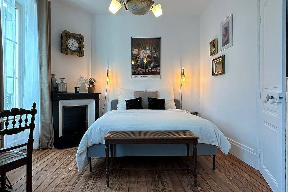 Entire apartment, Chez la Vieille Dame : Appart en Plein Centre Ville à 5 min de la Gare, in Cosne-Cours-sur-Loire, Loire Valley