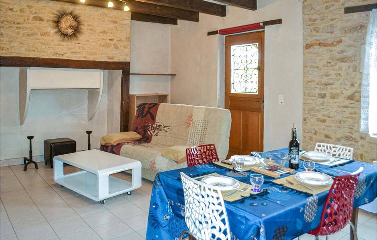 Apt 1BR en bord de mer avec parking et cuisine in Saint-Chamassy, Périgord