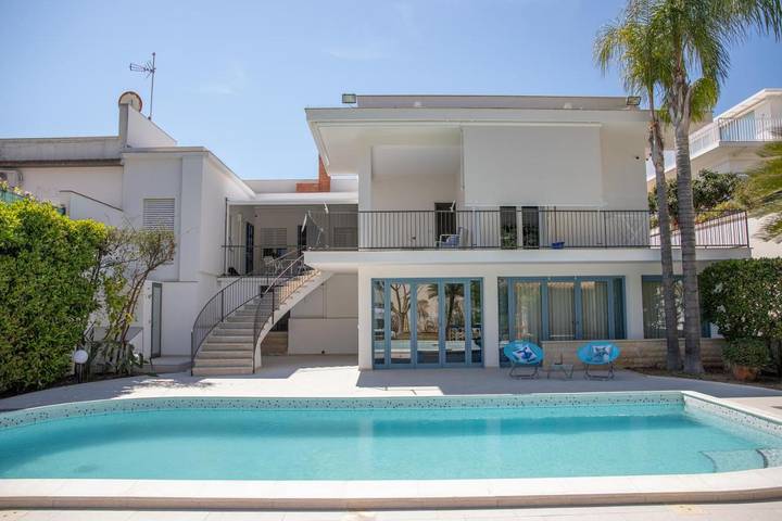 Villa con piscina per 6 persone, con Balcone e Terrazza nonché Giardino e Piscina a Marina di Ragusa
