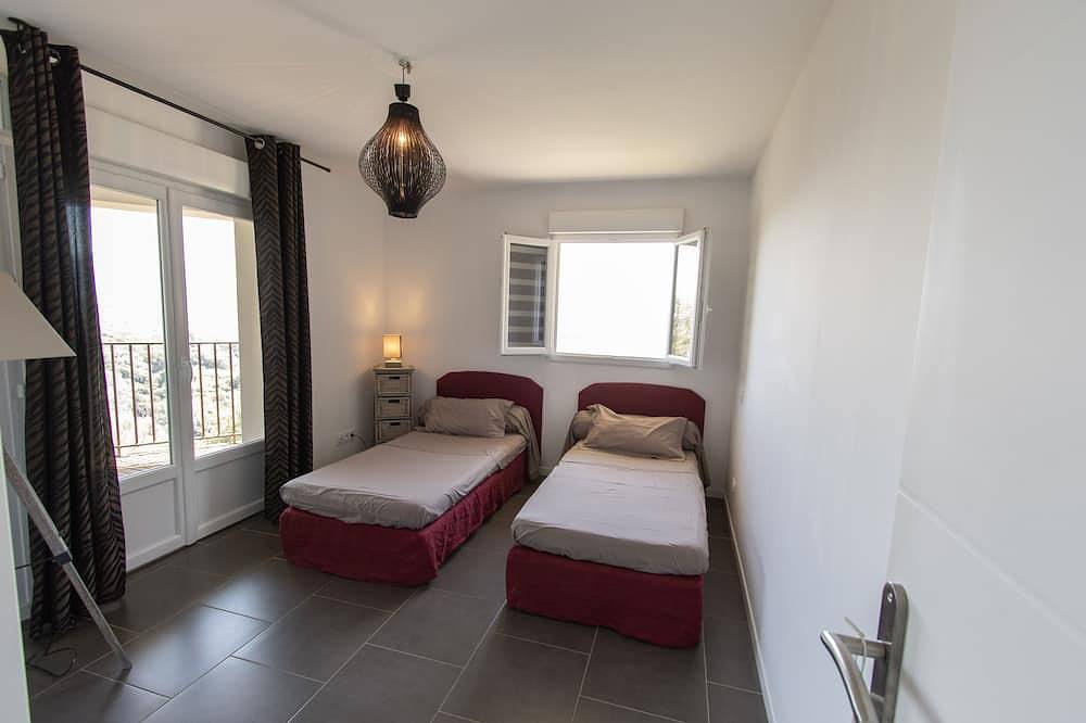 Ganze Wohnung, New accommodation, summer kitchen, terrace, garden in Olmeto, Sartène und Umgebung