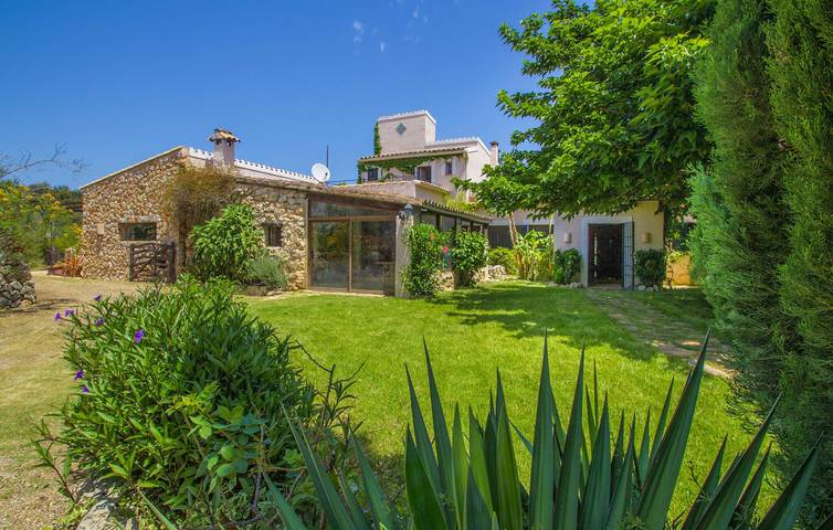 Jornets City Center Apartment with Terrace and Grill in Costitx, Majorque l'intérieur des terres