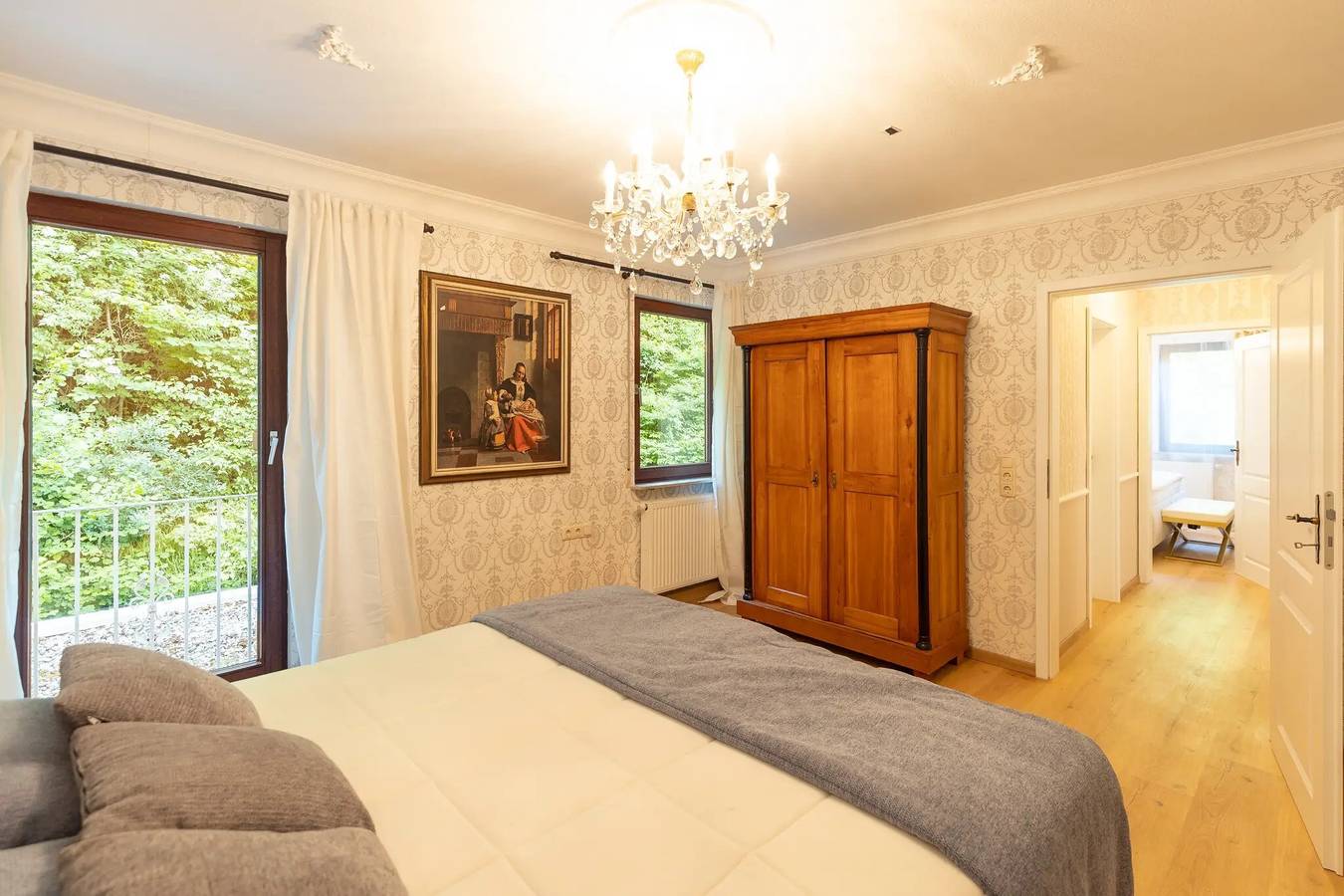 Ganze Wohnung, Ferienwohnung 'Romantik im Schloss' mit Bergblick in Bad Urach, Neckar-Alb