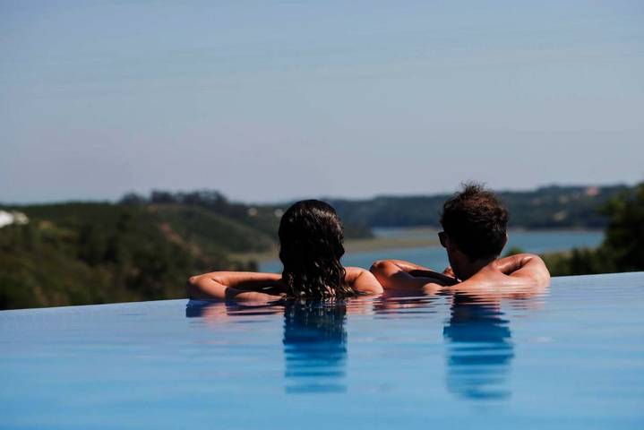 Pousada para 3 pessoas, com Jacuzzi e Terraço e ainda Jardim and Piscina infantil em Vila Nova de Milfontes