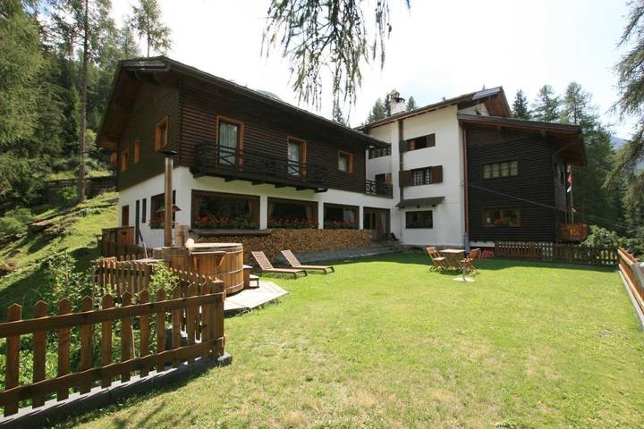 Hôtel pour 2 personnes, avec Terrasse ainsi que Jacuzzi et Jardin à Champoluc - 4