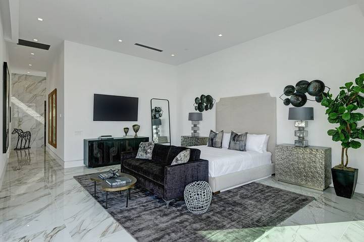 Holiday home for 10 people, with terrace and hot tub as well as garden - 1